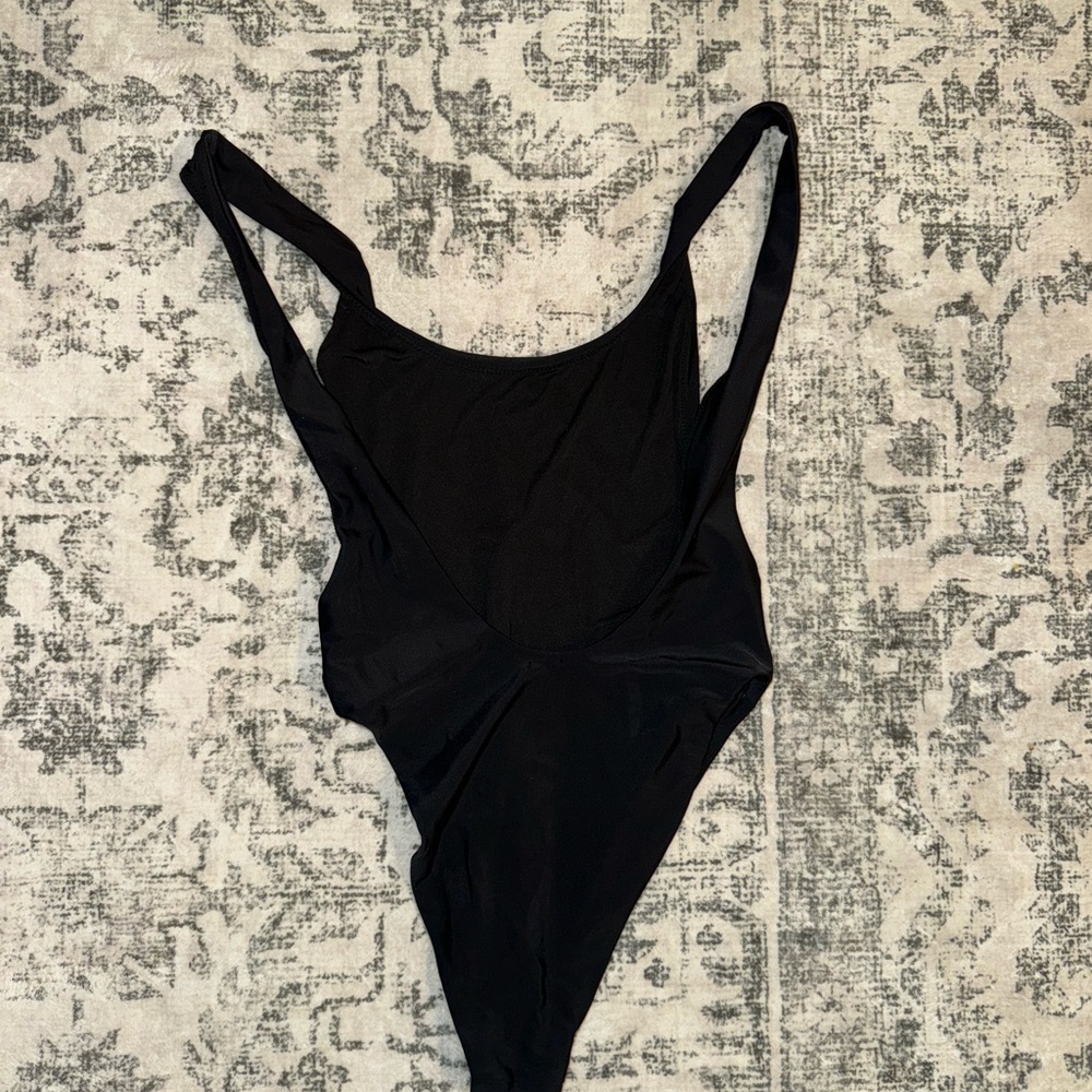 Bikinis/swim - Picture 10 of 11